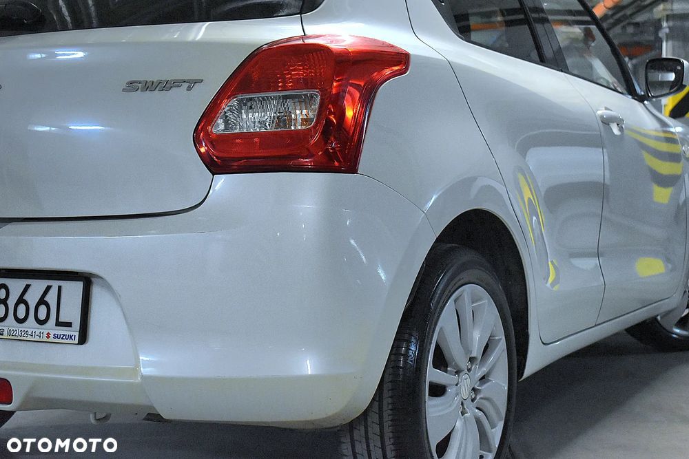 Suzuki Swift 1.2 Premium Plus - 4