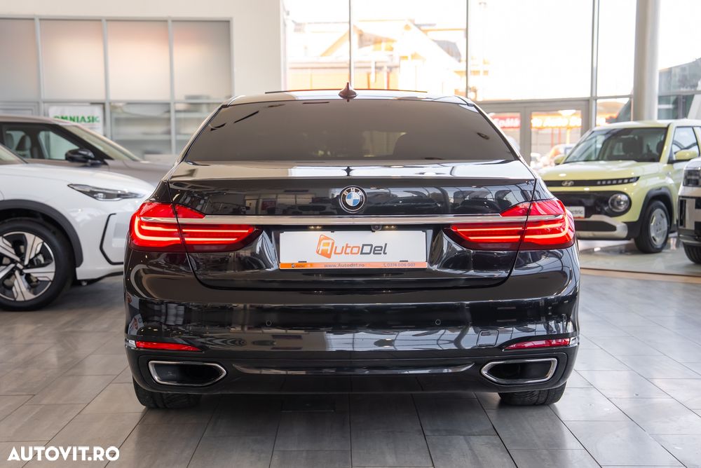 BMW Seria 7 740Le iPerformance - 11