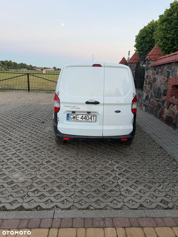 Ford Courier - 2
