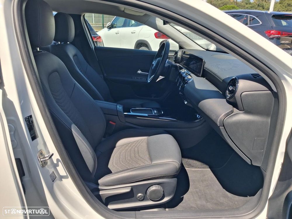 Mercedes-Benz A 200 Standard - 12