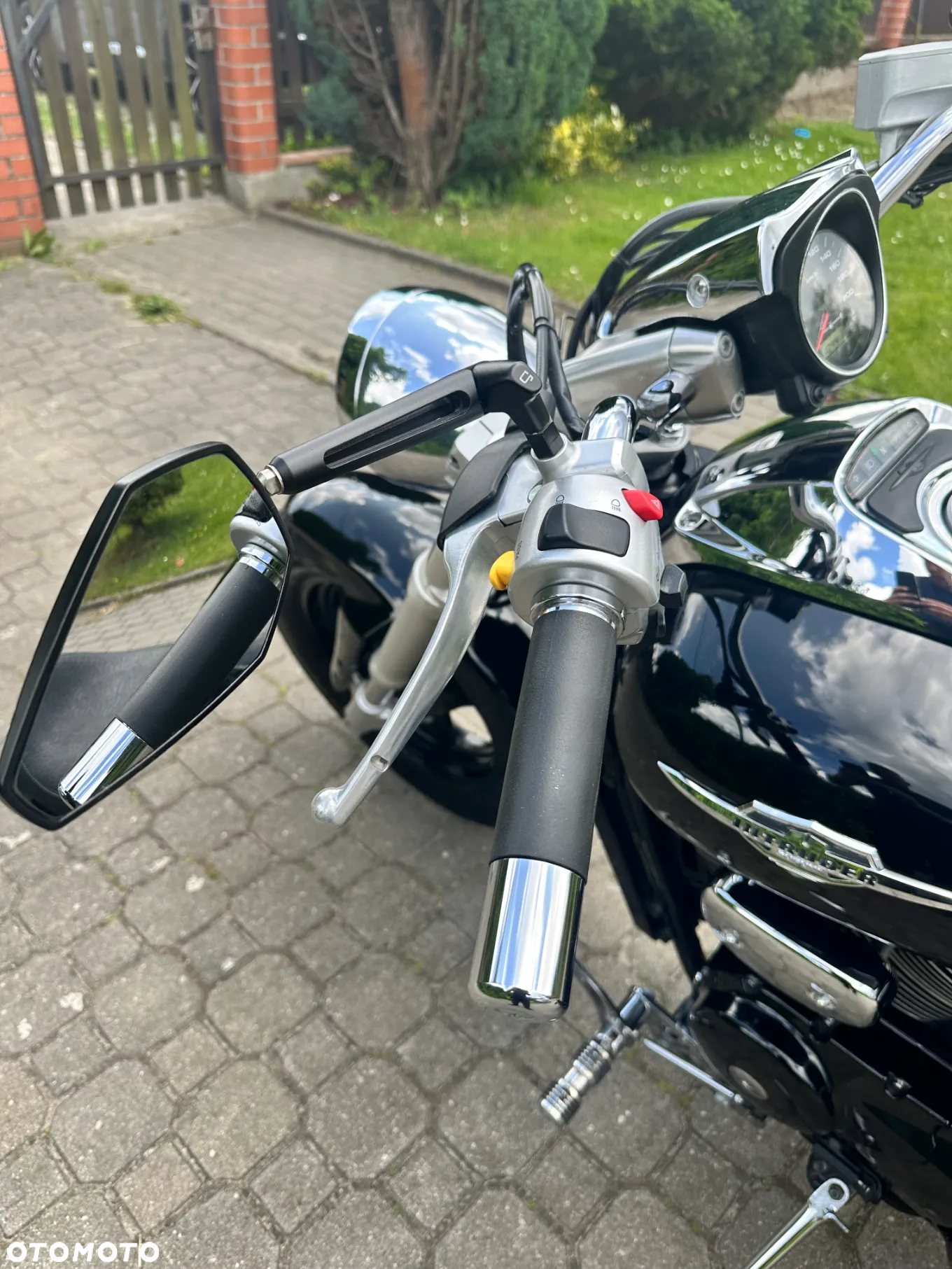 Suzuki Intruder - 21