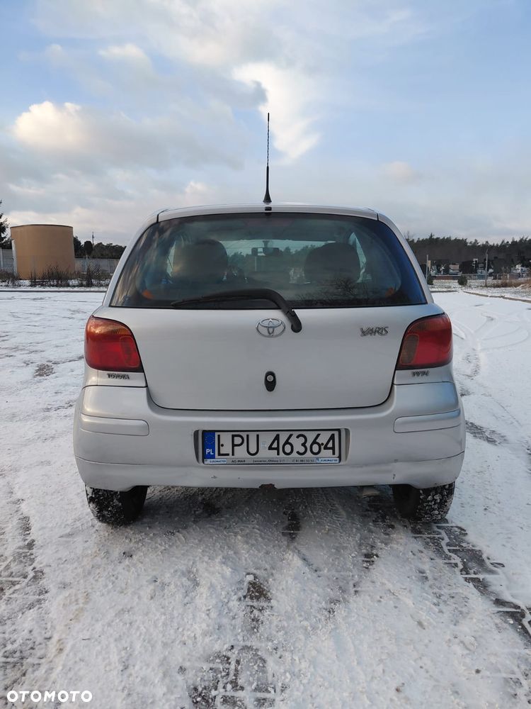 Toyota Yaris 1.0 - 4