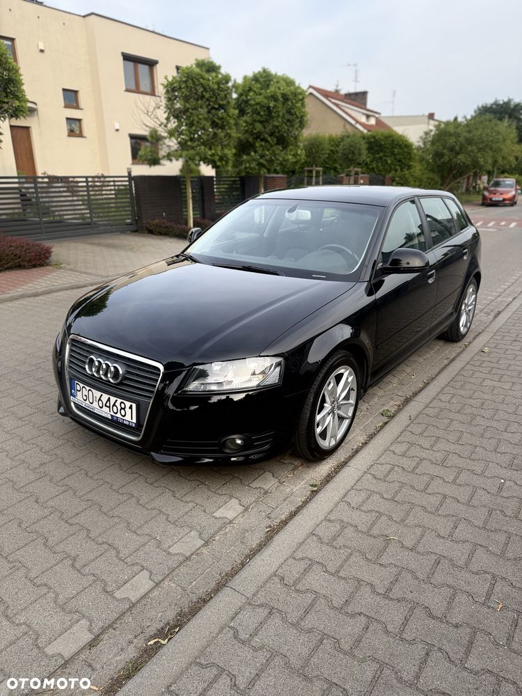Audi A3 Sportback - 1