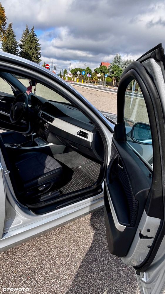 BMW Seria 3 318i - 15