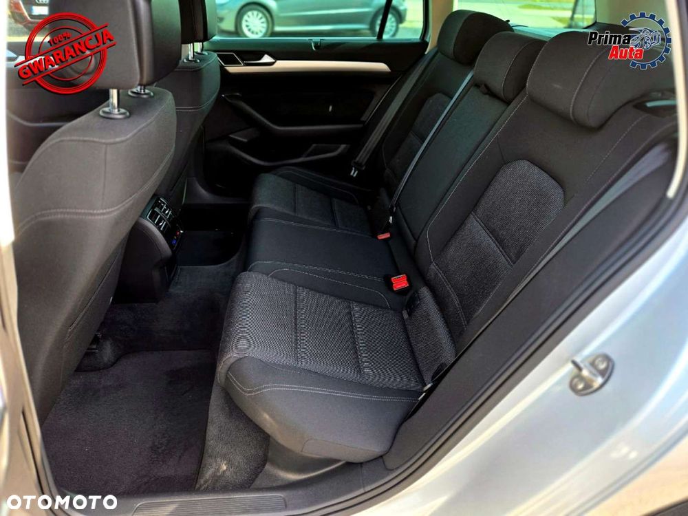 Volkswagen Passat - 27