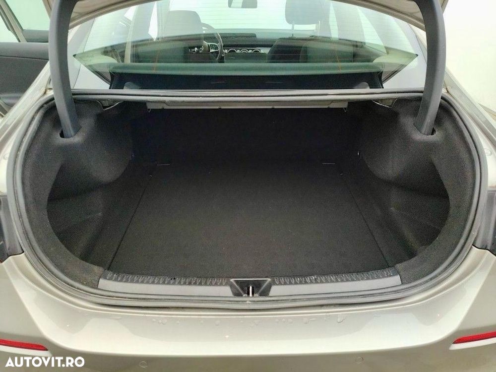 Mercedes-Benz A 180 d 7G-DCT - 11