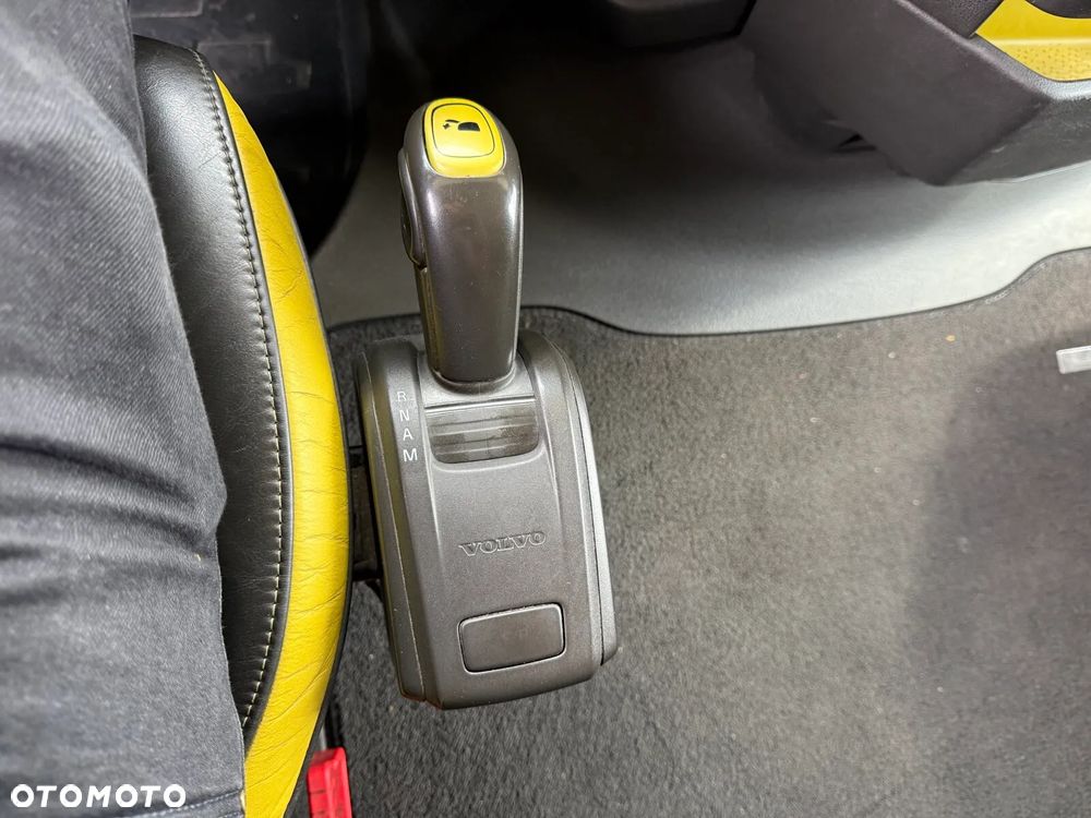 Volvo FH16 650 6x4 EURO6 CIĄGNIK SIODŁOWY Z HYDRAULIKĄ - 17