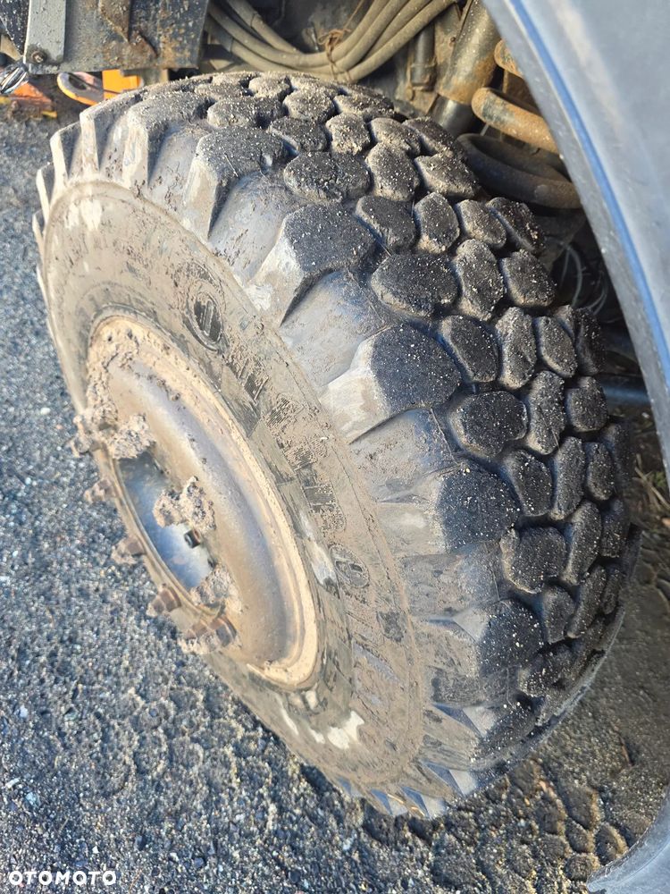 Mercedes-Benz UNIMOG - 8