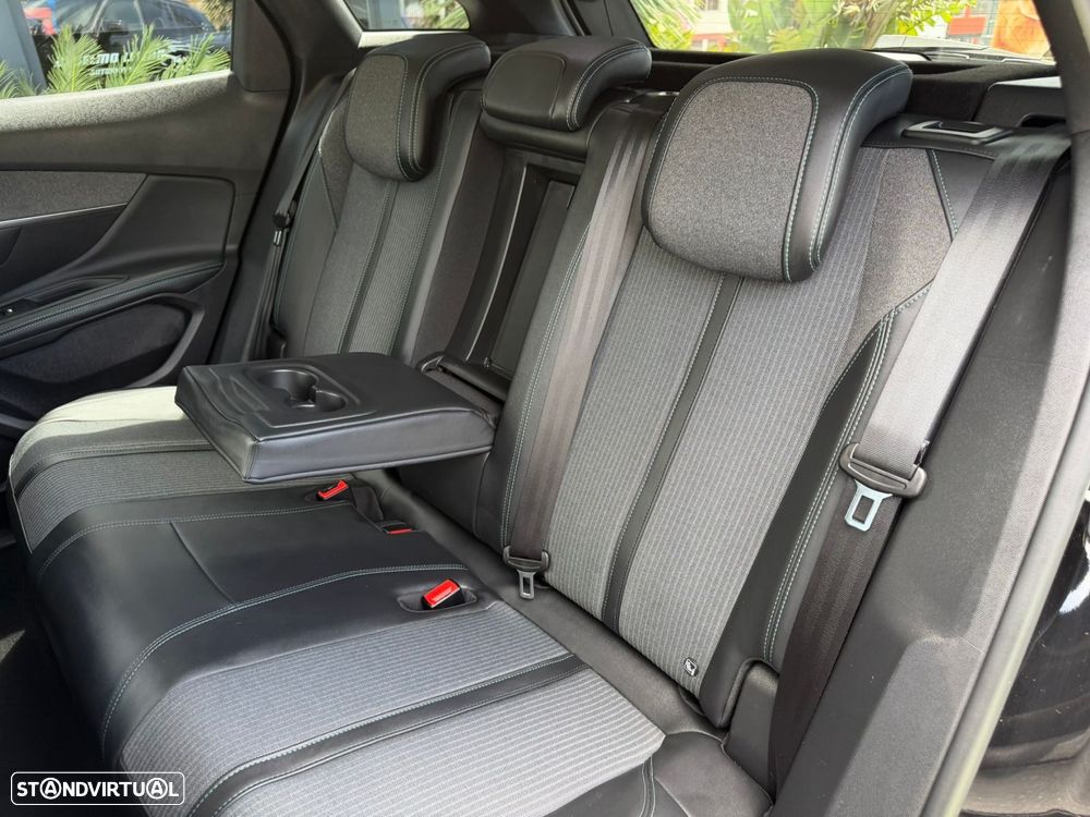 Peugeot 3008 1.6 Hybrid Allure e-EAT8 - 19