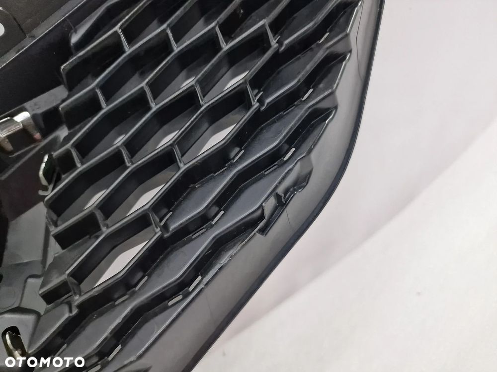 NISSAN QASHQAI J11 ATRAPA / GRILL PRZEDNI PRZÓD NA / POD KAMERĘ , NR 62310-4EA0D / 62310-4EM0D , NR AUKCJI GL265 - 21
