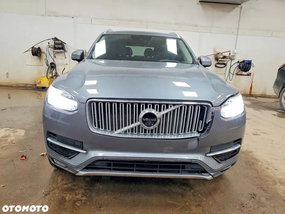 Volvo XC 90 - 4