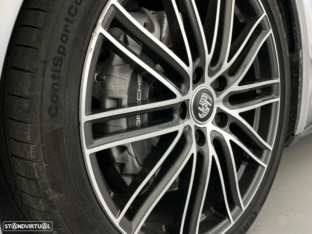 Porsche Panamera Sport Turismo 4 E-Hybrid - 30