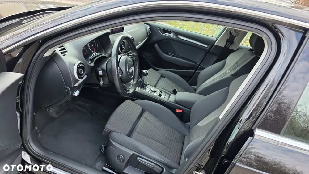 Audi A3 Sportback 2.0 TDI Quattro Ambiente - 23