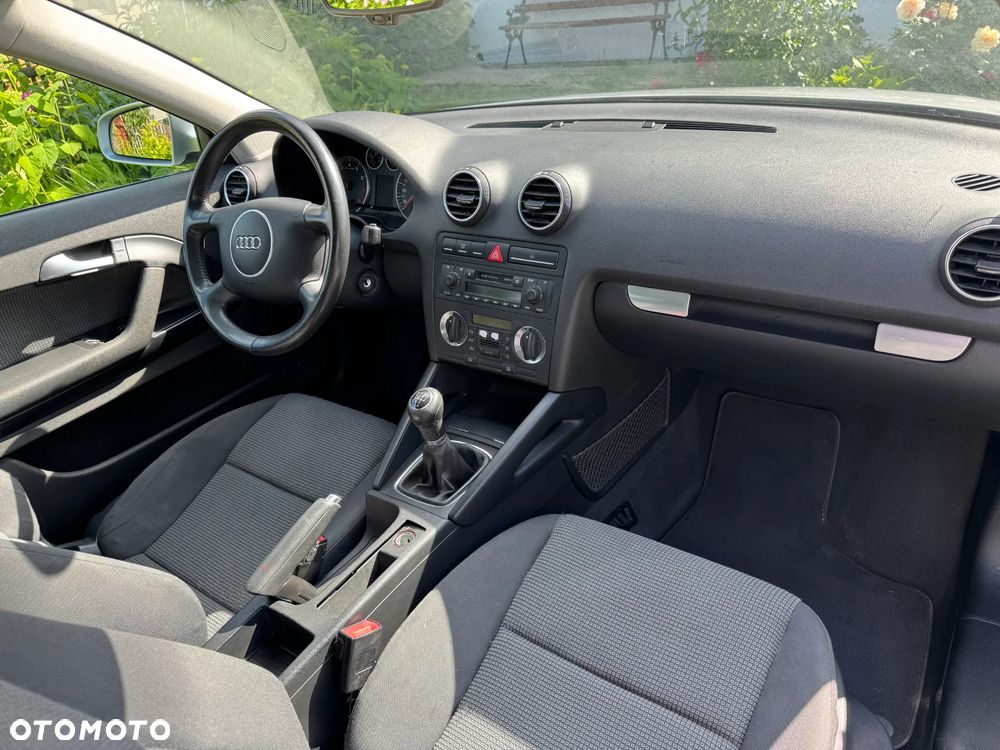 Audi A3 3-drzwiowe 1.6 Ambition - 8