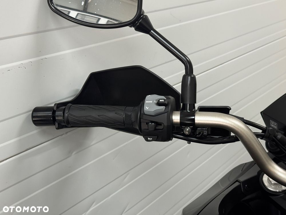 Suzuki V-STROM - 12