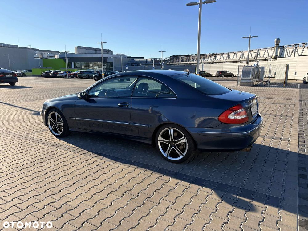 Mercedes-Benz CLK - 23