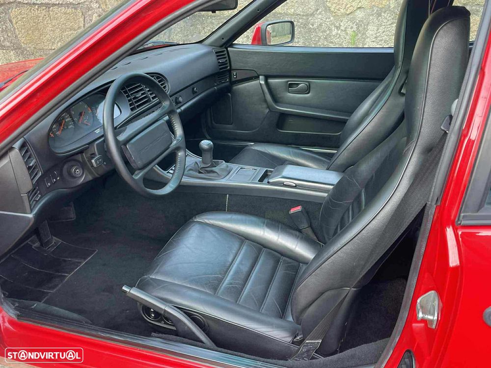 Porsche 944 Turbo - 15