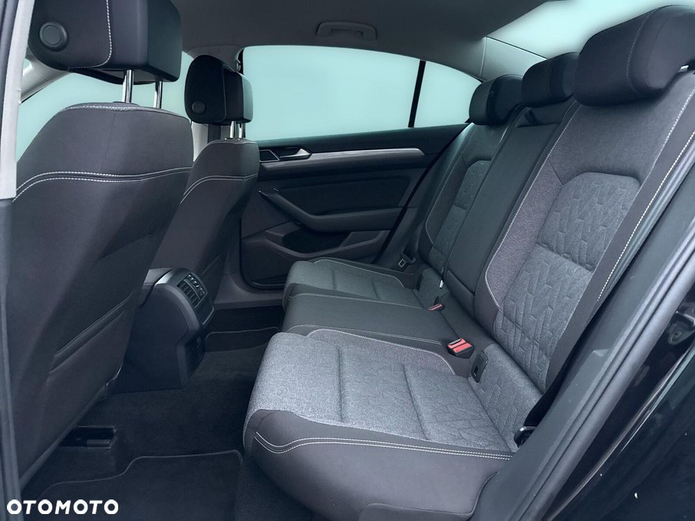 Volkswagen Passat 2.0 TSI Business DSG - 10