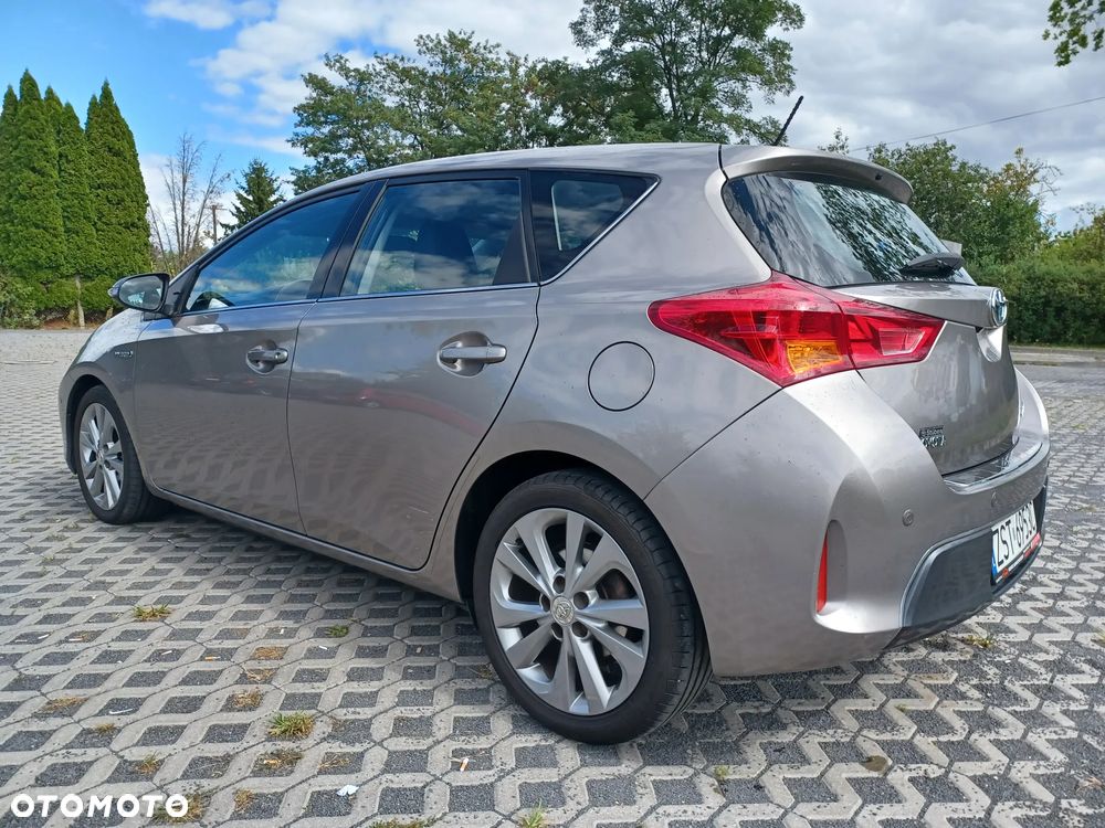 Toyota Auris 1.8 Hybrid Executive - 3