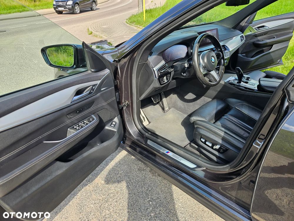 BMW 6GT - 13