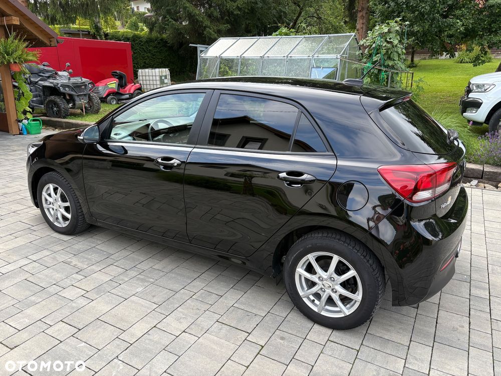 Kia Rio - 16
