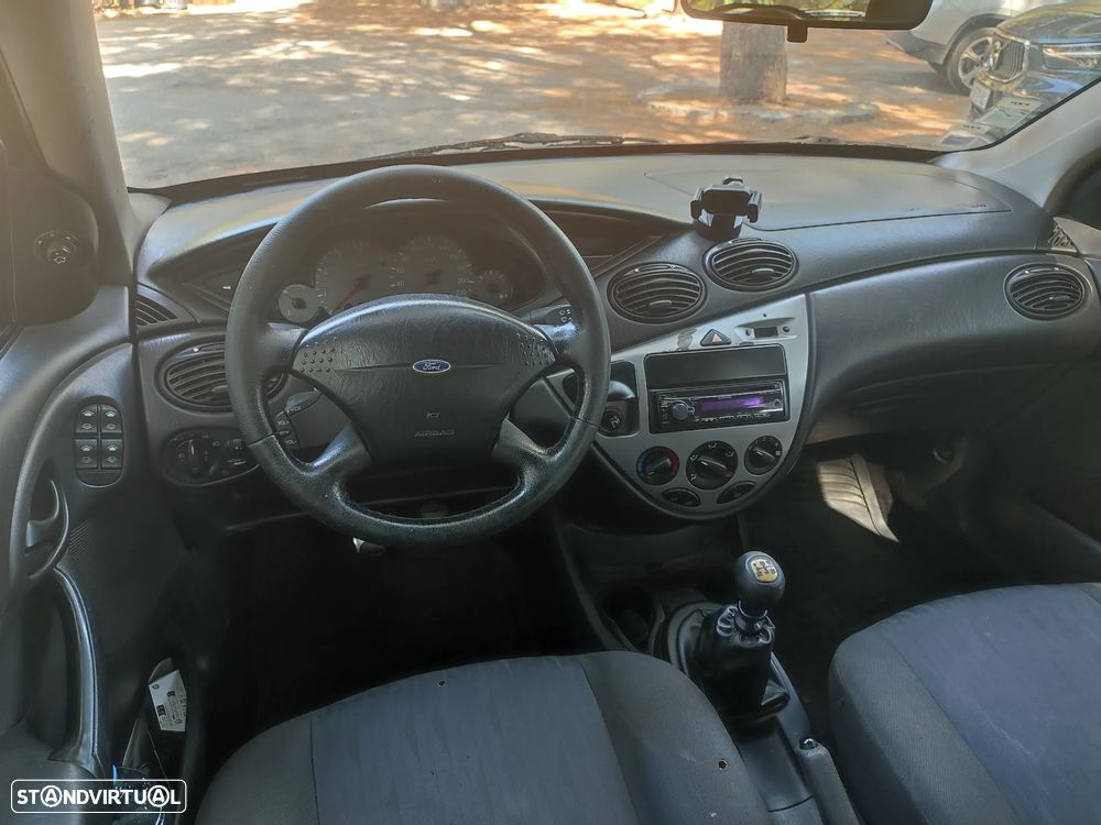 Ford Focus Sw 2001 photo 3