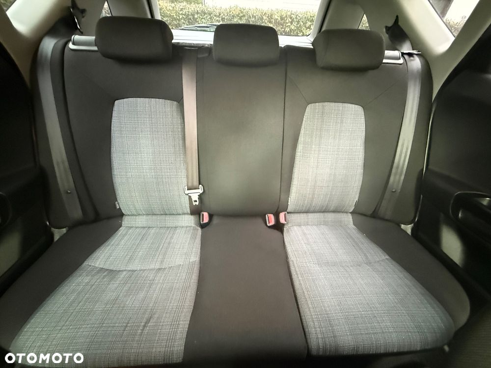 Kia Ceed - 23