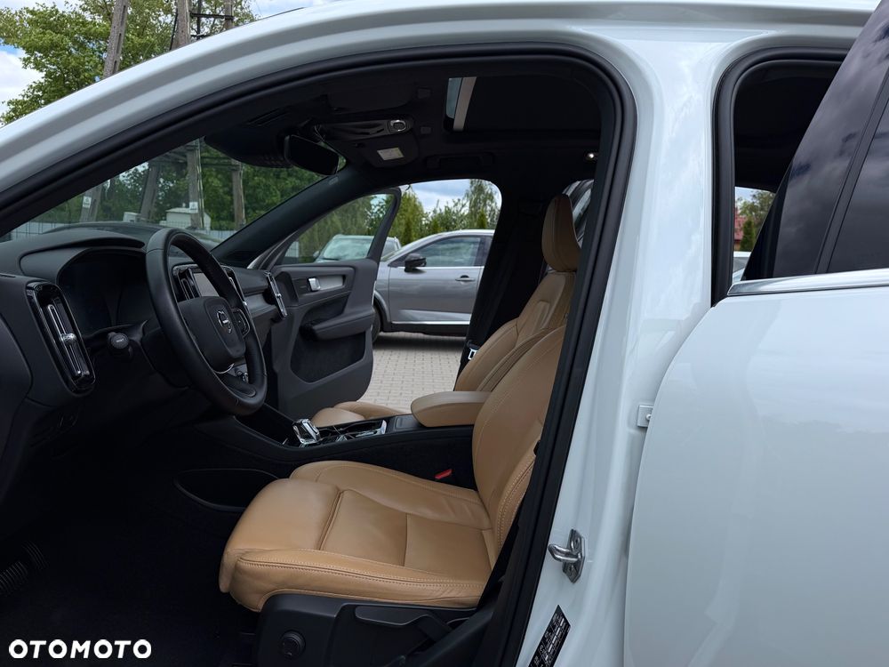 Volvo XC 40 - 30