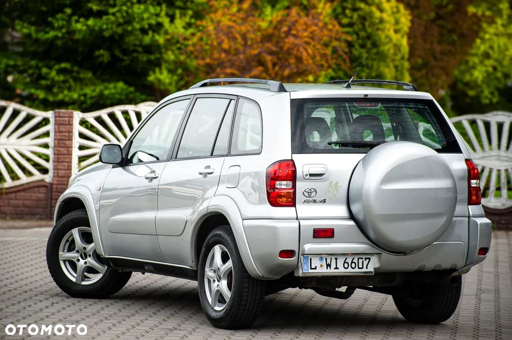 Toyota RAV4 2.0 VVT-i 4x4 - 4