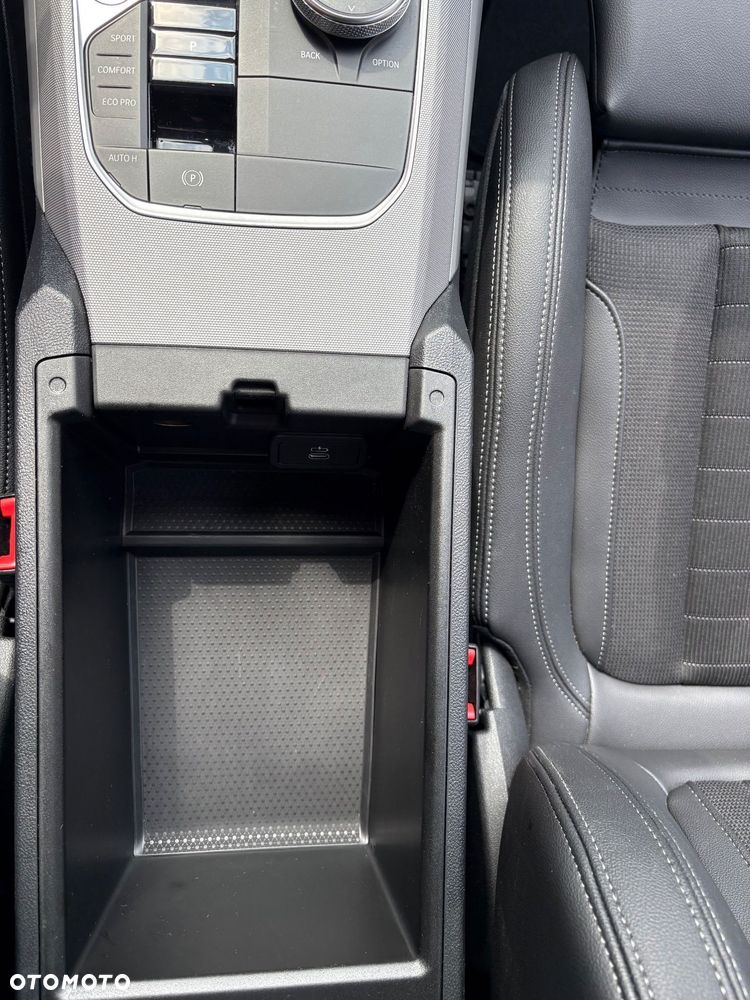 BMW Seria 3 318i - 14