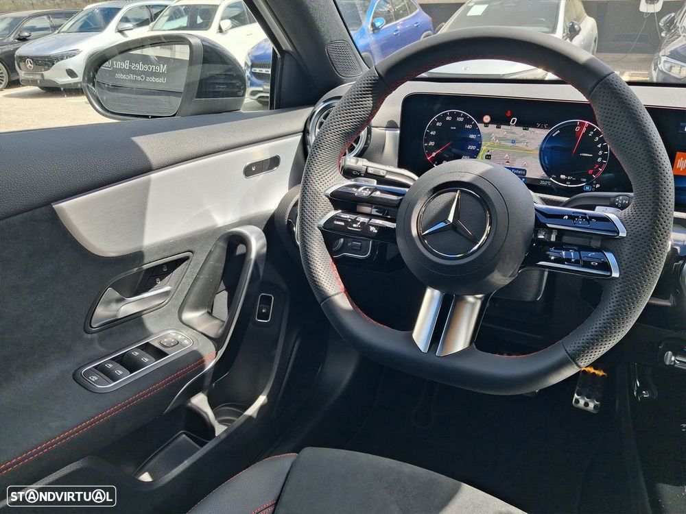Mercedes-Benz A 250 e AMG Line - 17