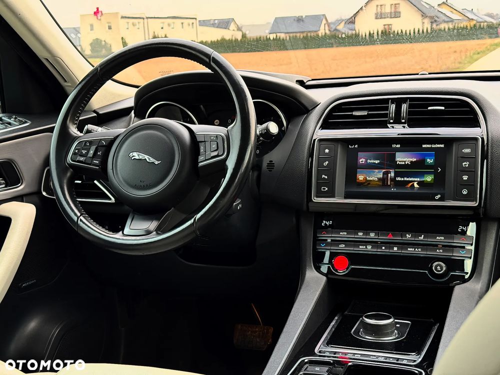 Jaguar F-Pace - 9