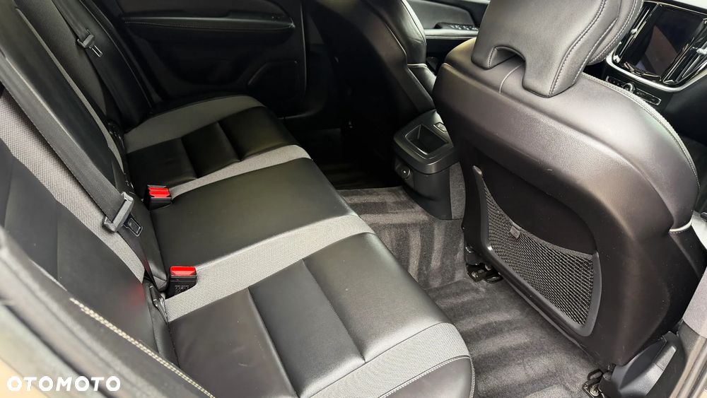 Volvo V60 B3 B Inscription - 24