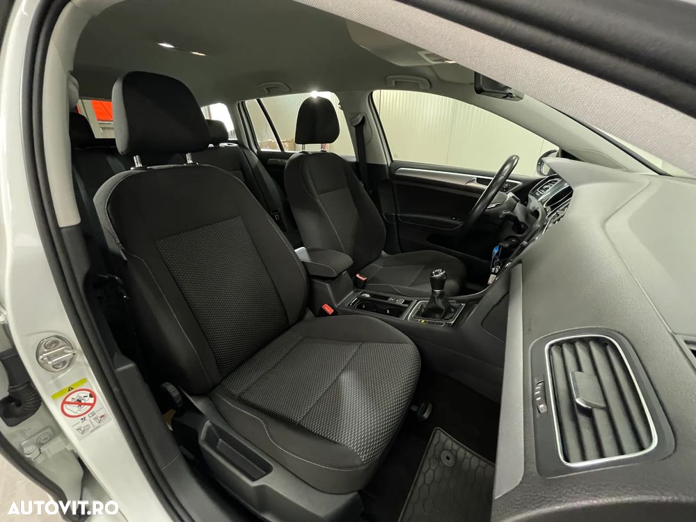 Volkswagen Golf 1.6 TDI Trendline - 11