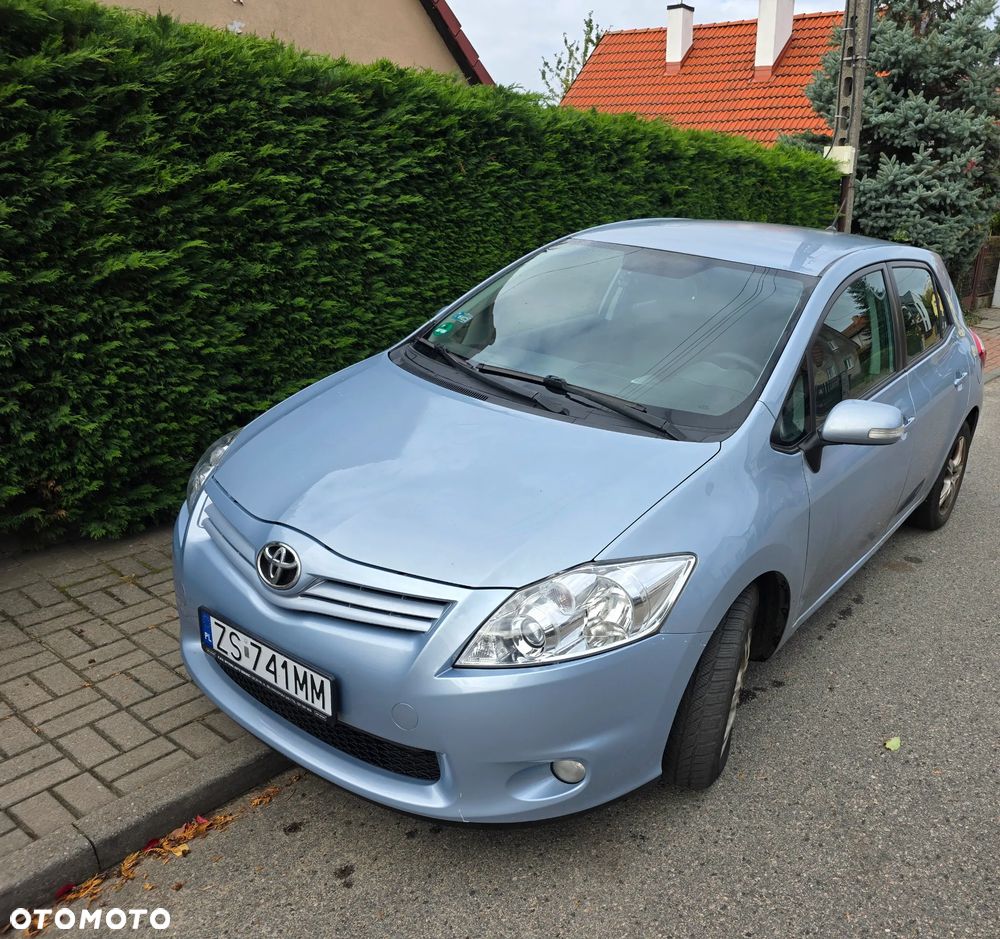 Toyota Auris - 1