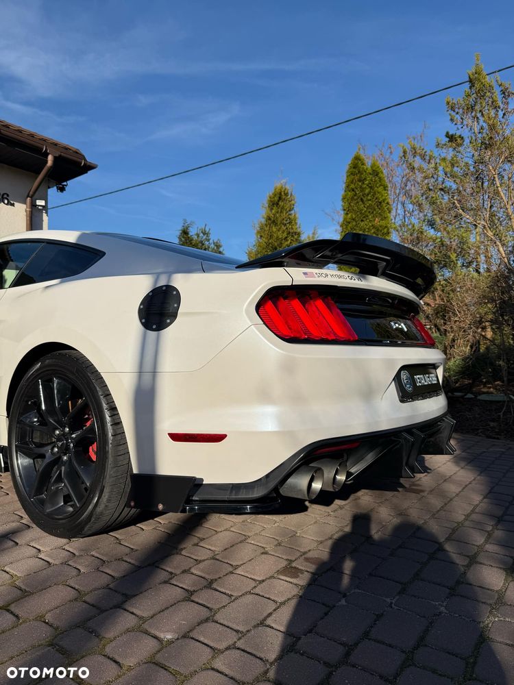 Ford Mustang - 4