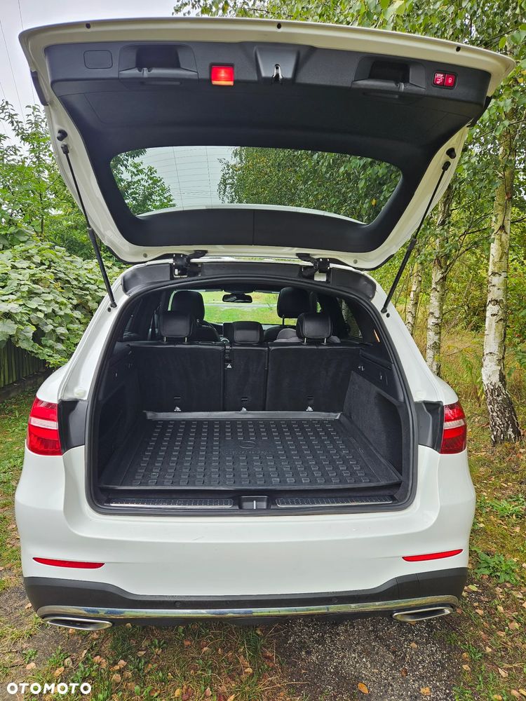Mercedes-Benz GLC 300 4Matic 9G-TRONIC AMG Line - 13