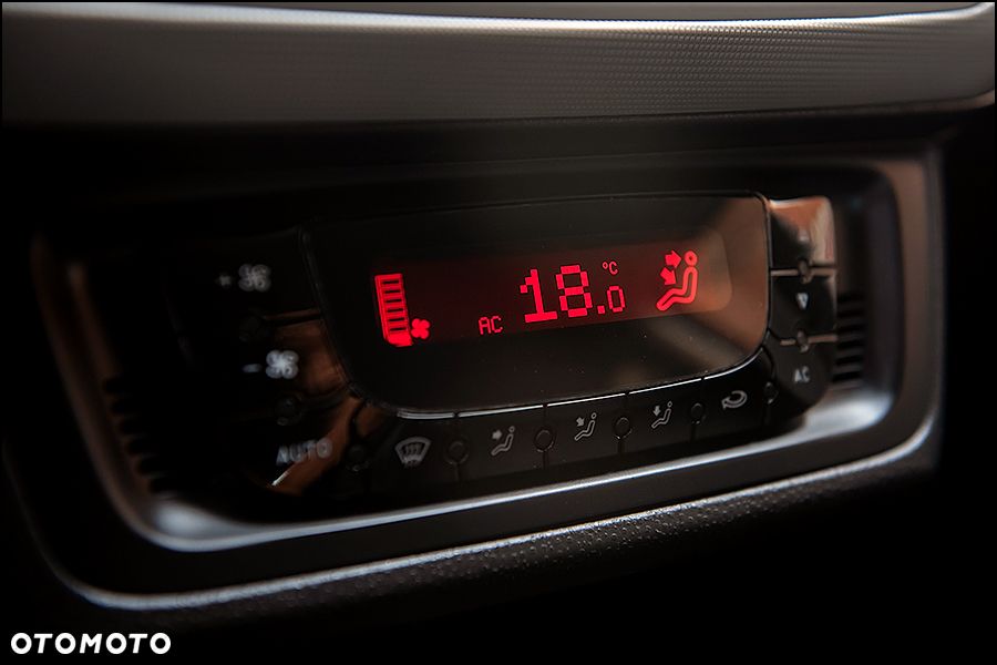 Seat Ibiza SC 1.4 16V Sport - 23