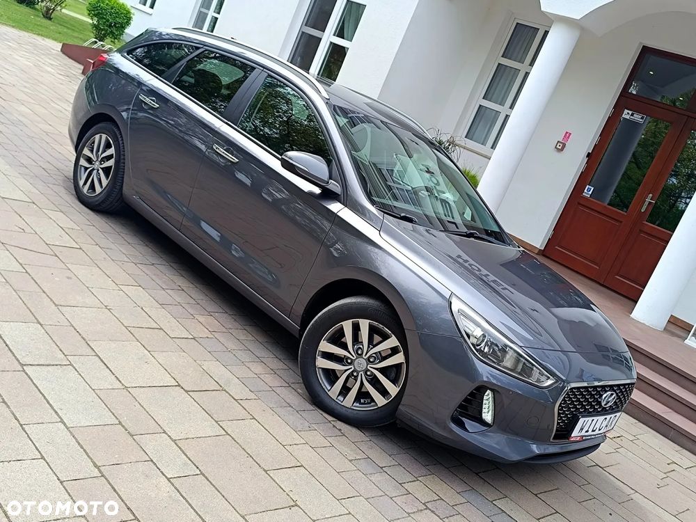 Hyundai i30 blue Kombi 1.6 CRDi Style - 11