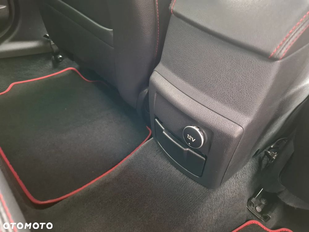 Ford Mondeo 2.0 T Titanium S - 38