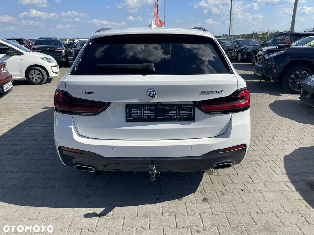 BMW Seria 5 520d xDrive Sport - 2