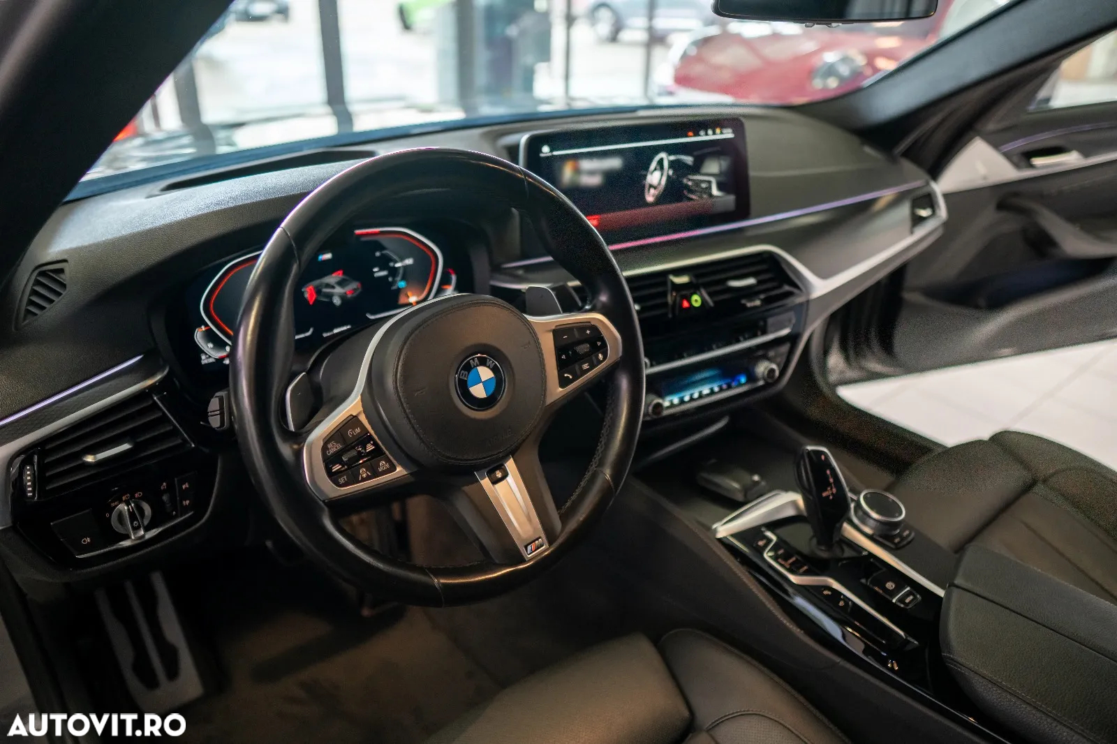 BMW Seria 5 530d xDrive AT MHEV - 13