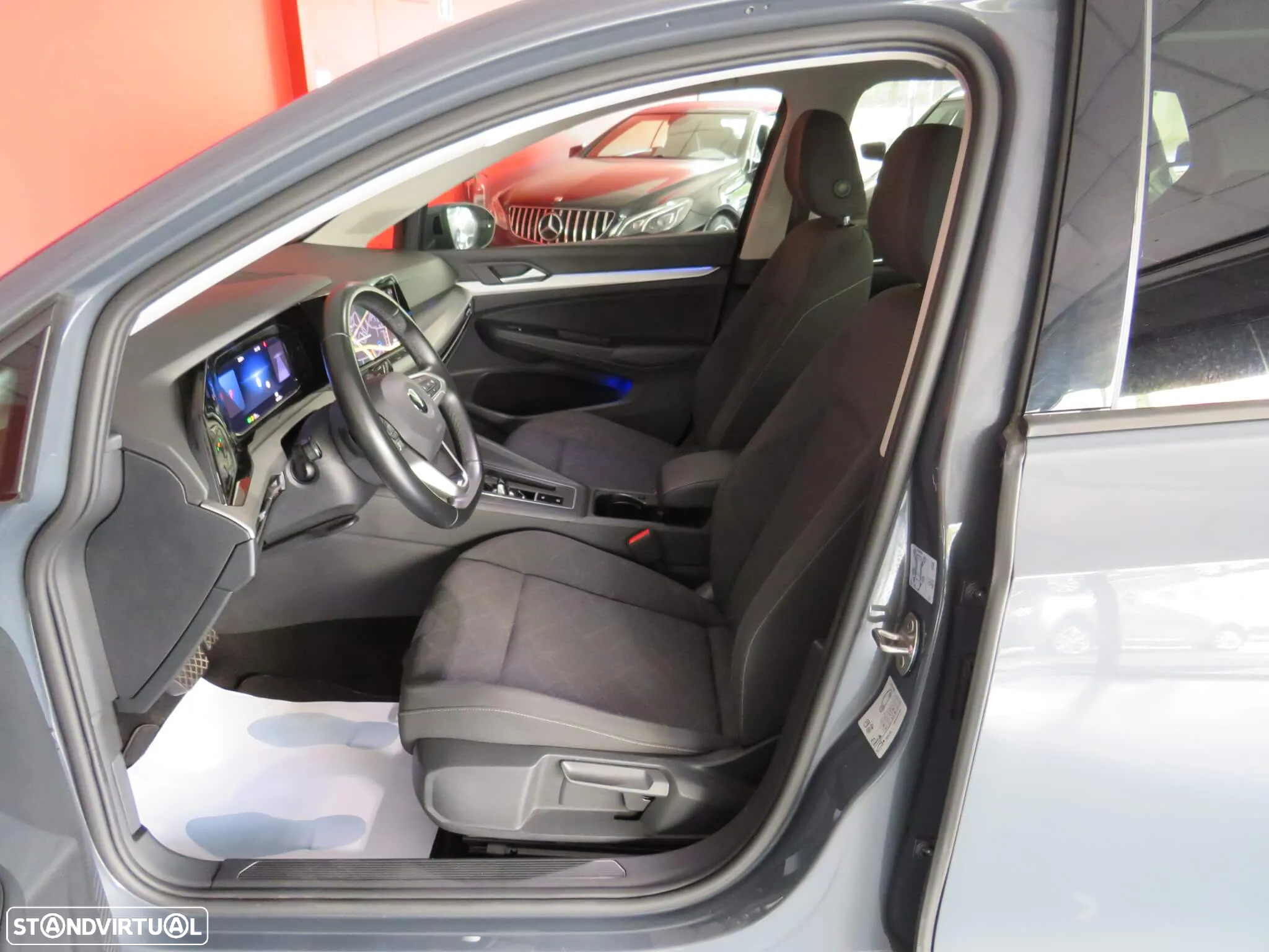 VW Golf 1.0 eTSI Life DSG - 10
