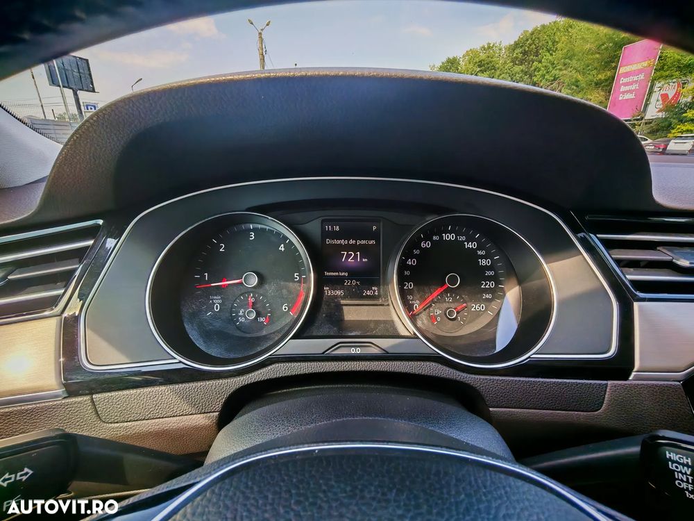 Volkswagen Passat 2.0 TDI DSG Highline - 10