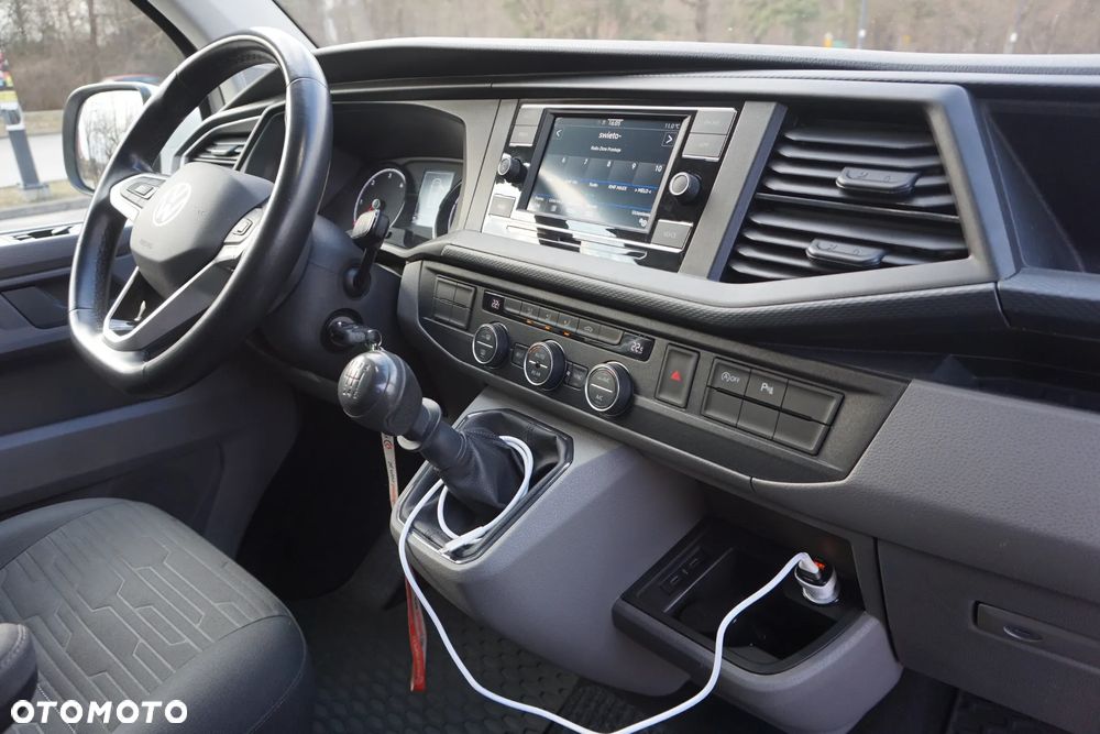 Volkswagen Caravelle - 26