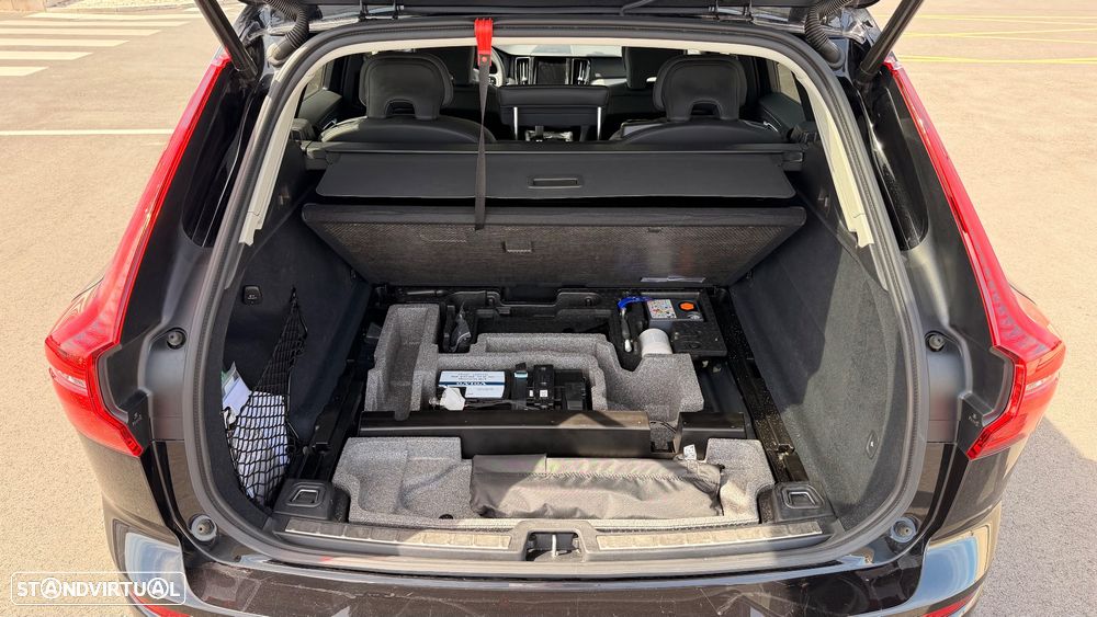 Volvo XC 60 2.0 T6 PHEV Black Edition AWD - 33