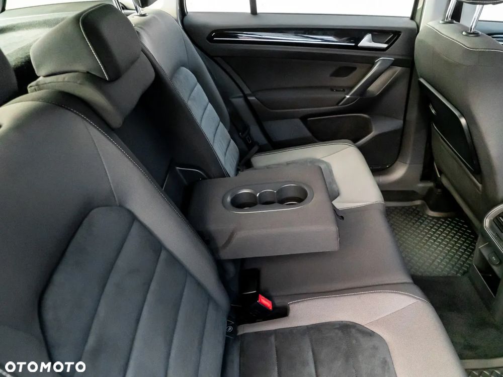 Volkswagen Golf Sportsvan SV 2.0 TDI BMT Highline - 22