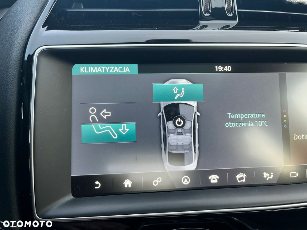 Jaguar XE 2.0 D AWD R-Sport - 37