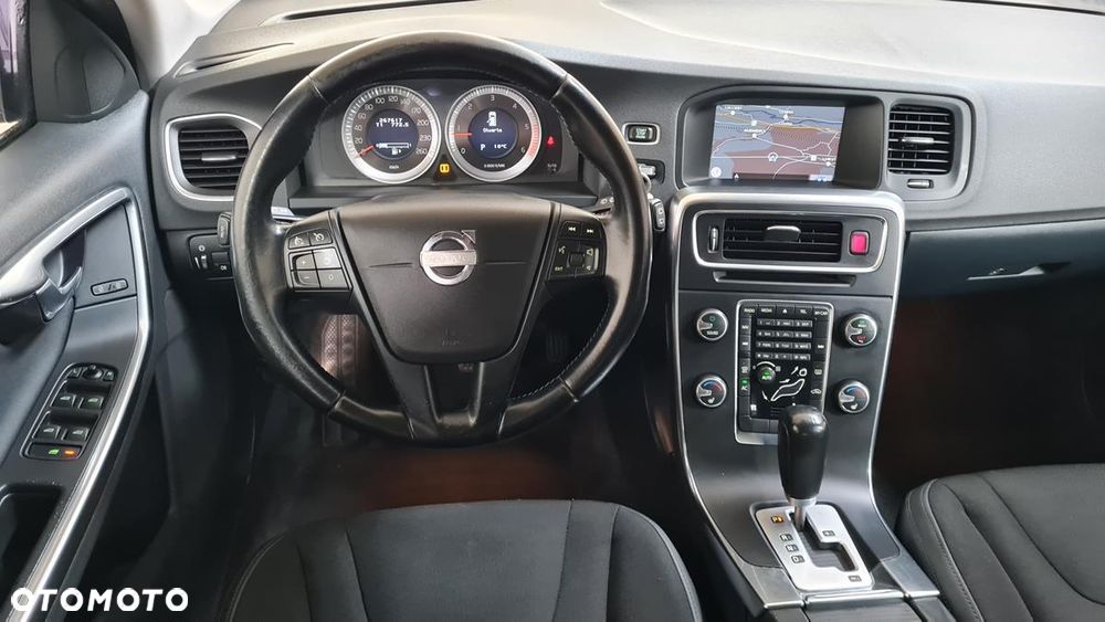 Volvo V60 D5 AWD Geartronic Momentum - 11
