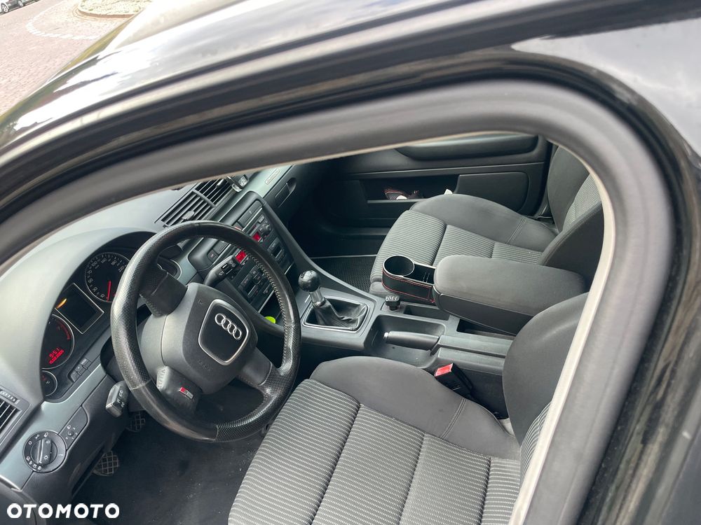 Audi A4 Avant - 11